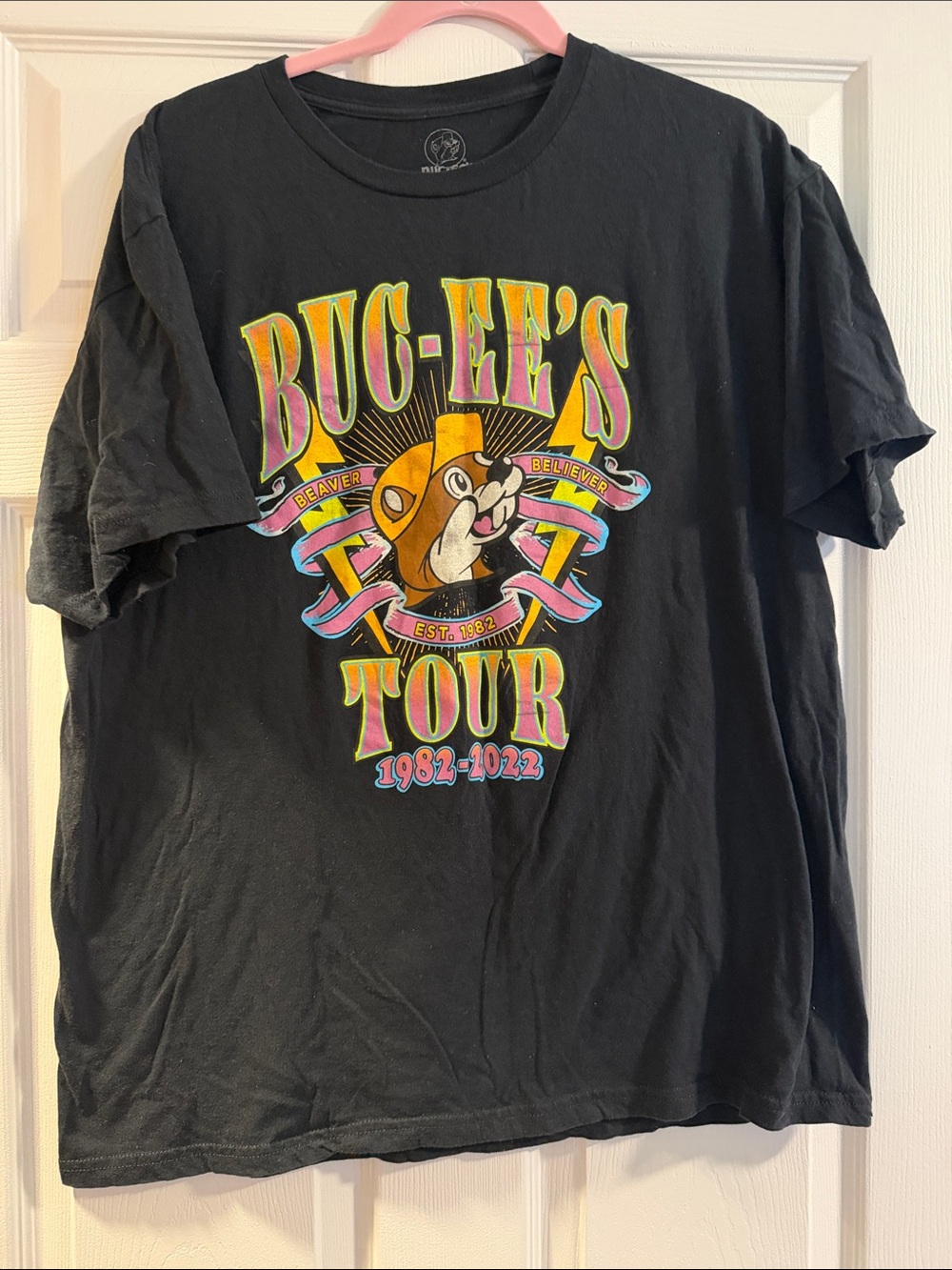 Buc-ee's Black Graphic Tour Tee - Men's Short Sleeve